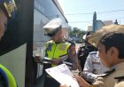 Jelang-Nataru,-Polres-Magetan-Bersama-Dishub-Lakukan-Ramp-Check-Angkutan-Transportasi