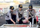 Menjelang-Hari-Jadi-Ke-77,-Polwan-Polresta-Sidoarjo-Gelar-Ziarah-ke-Makam-Pahlawan