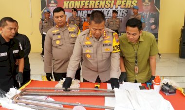 Pekerja-Proyek-Rel-KA-di-Stasiun-Sepanjang-Tertangkap-Gondol-Besi-Ulir