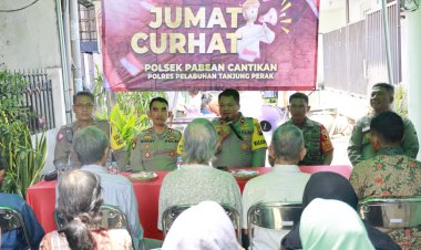 Polres-Tanjungperak-Sampaikan-Pesan-Pemilu-Damai-Melalui-Jumat-Curhat.