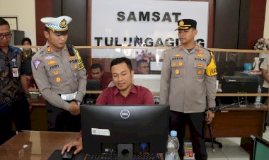 Kunjungi-Samsat,-Kapolres-Tulungagung-Pastikan-Pelayanan-yang-Optimal