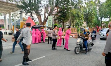 Polsek-Sidoarjo-Kota-bersama-Bhayangkari-Berbagi-di-Bulan-Suci