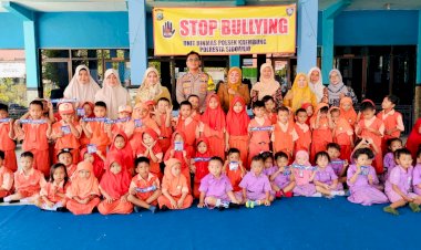Kanit-Binmas-Polsek-Krembung-Edukasi-Bahaya-Bullying-Sejak-Dini