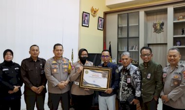 Satlantas-Polres-Sumenep-Raih-Penghargaan-Badan-Publik-Informatif-dari-Komisi-Informasi