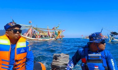 Polres-Situbondo-Terjunkan-Personel-Amankan-Tradisi-Petik-Laut-dan-Selamatan-Desa-Kilensari