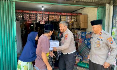 Turut-Belasungkawa-Polres-Pelabuhan-Tanjungperak-Takziah-ke-Rumah-Dua-Santri-Ponpes-Al-Khoziny