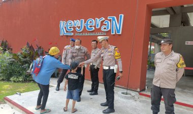 Polres-Pelabuhan-Tanjungperak-Intensifkan-Pengamanan-di-Wisata-Pantai-Kenjeran-Selama-Lebaran