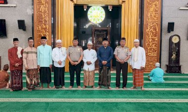 Kapolsek-Gedangan-Sholat-Jumat-Keliling,-Perkuat-Sinergi-dengan-Masyarakat