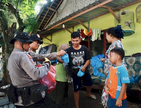 Polres Jember Terjunkan Personel Bantu Warga Terdampak Banjir