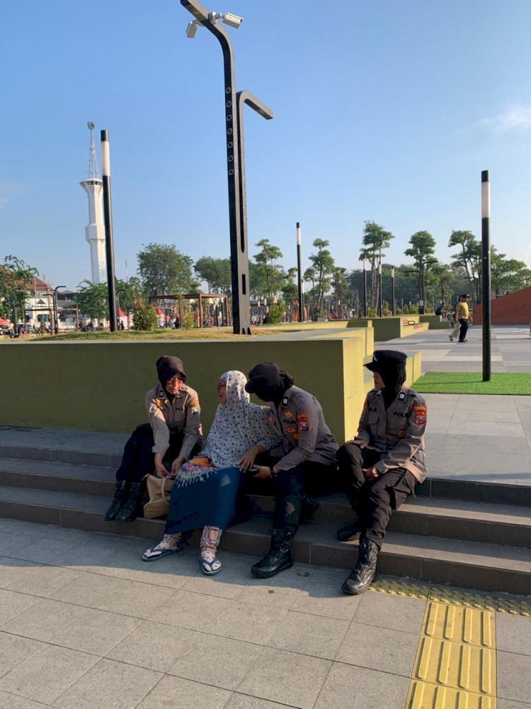 Polwan Polresta Sidoarjo Patroli dan Amankan Car Free Day di Kawasan Alun-Alun