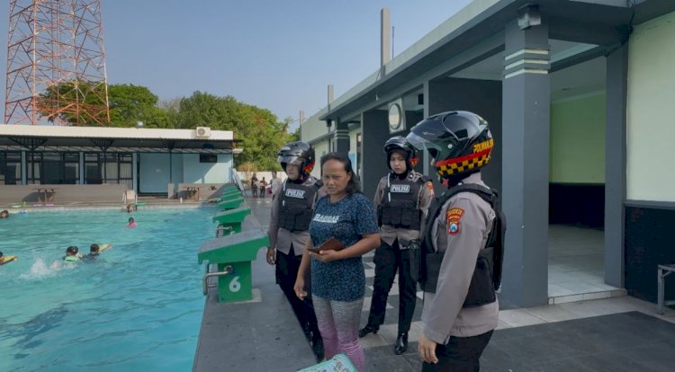 Polwan Polresta Sidoarjo Patroli di Kawasan GOR, Ajak Warga Jaga Kamtibmas Kondusif
