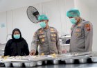 Polda-Jatim-Dukung-Asta-Cita-Salurkan-Ribuan-Porsi-Makanan-Bergizi-Gratis-Untuk-Pelajar